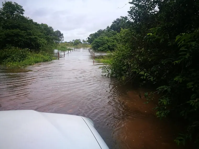 Vía rural inundada en zona de influencia de PBCM